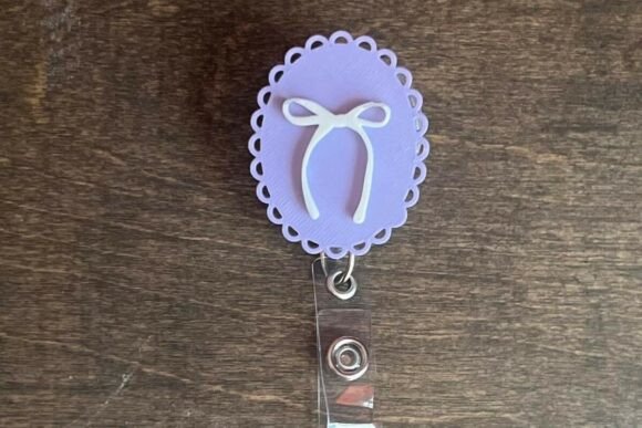 Evaluating the Bow Scallop Oval Badge Reel Topper for Professional Personalization